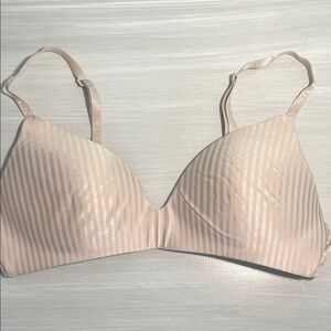 Victoria’s Secret 34B Light Pink Bra